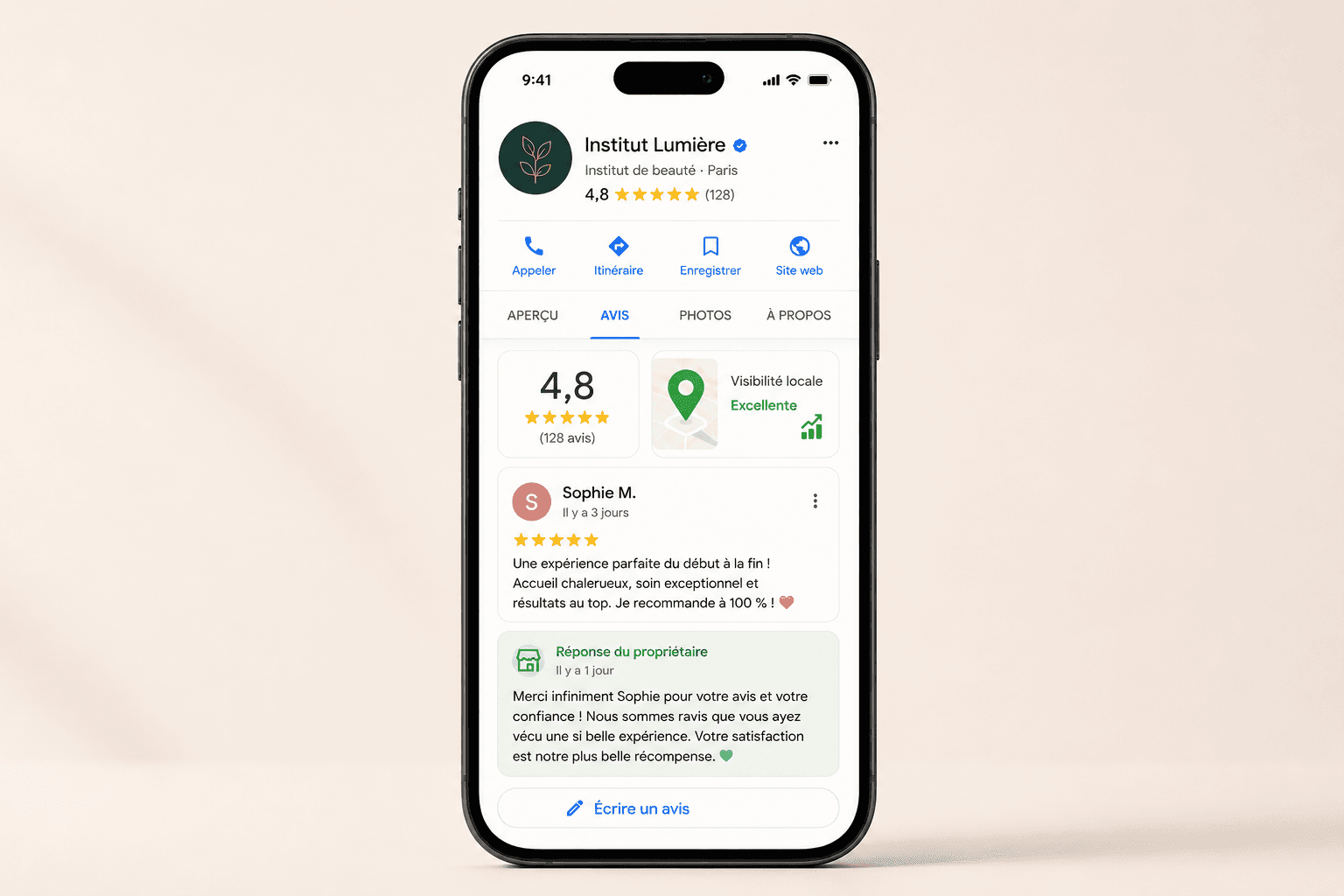 iPhone affichant la fiche Google d'un institut de beauté avec note 4,8 et avis clients